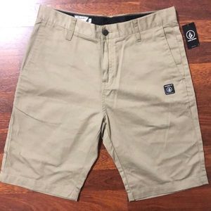Volcom Size 31 Men’s Modern Fit Khaki Shorts